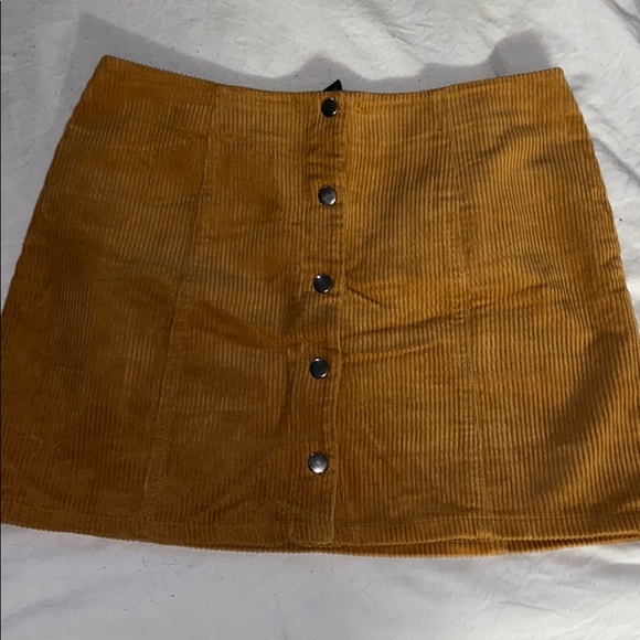 Skirt - Picture 2 of 7